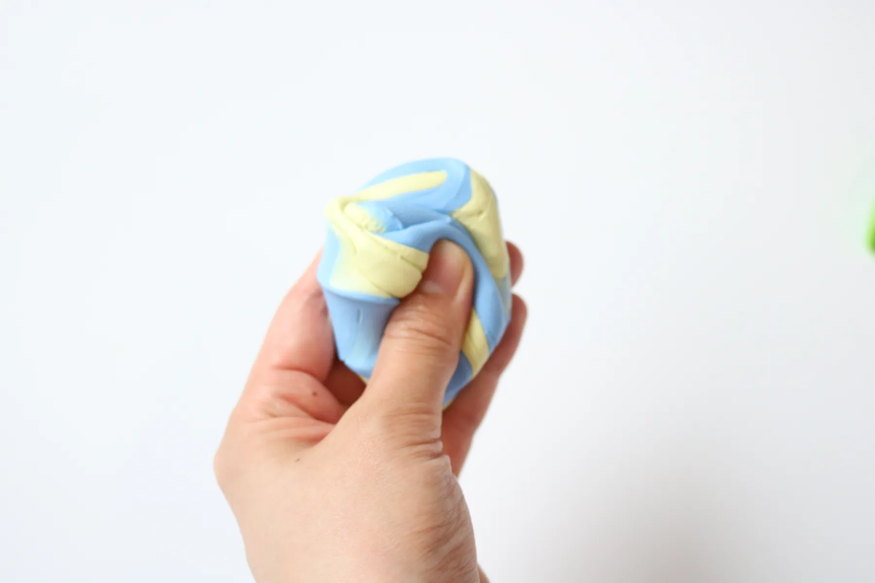 印象材を混ぜる手順1